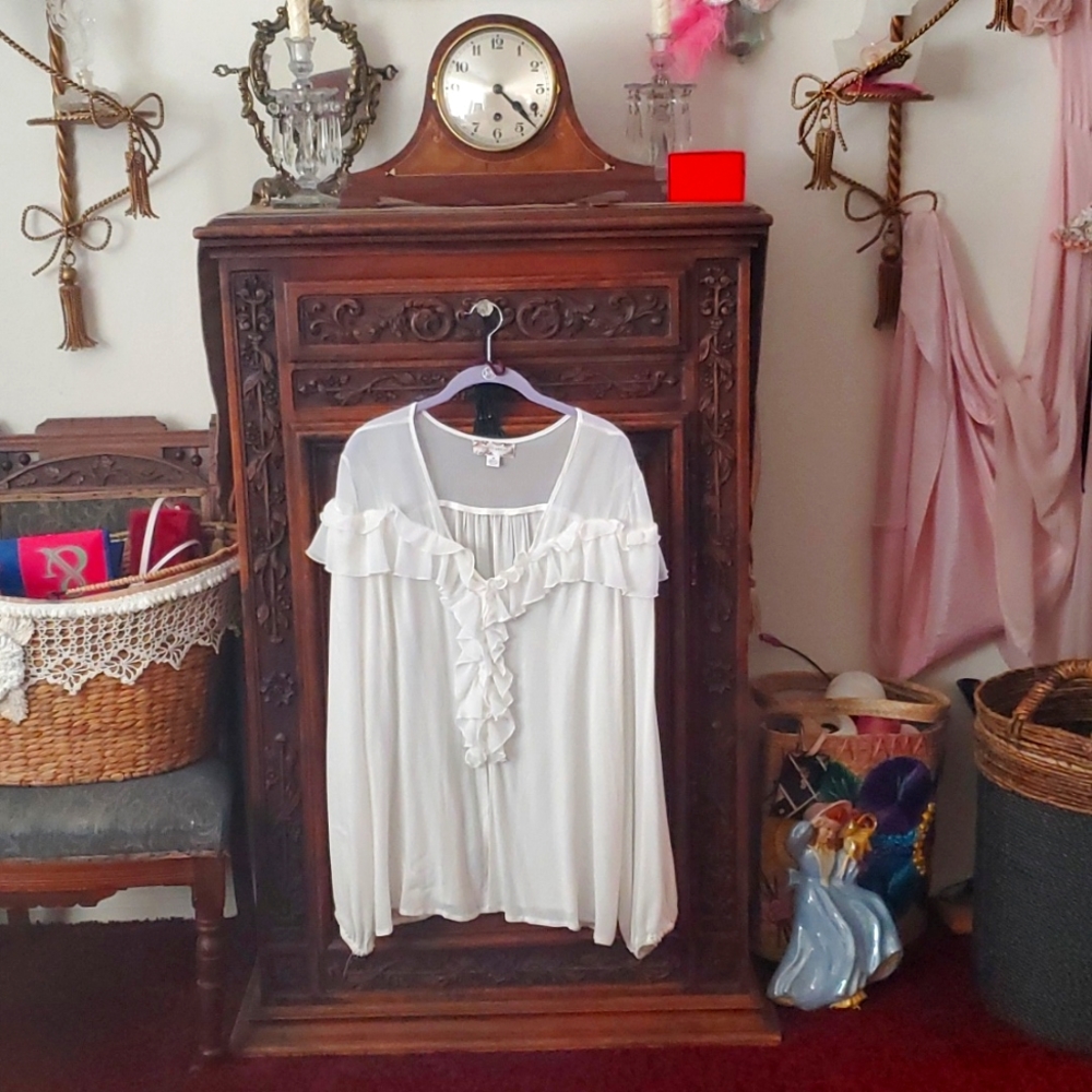 White Band of gypsies ruffle blouse